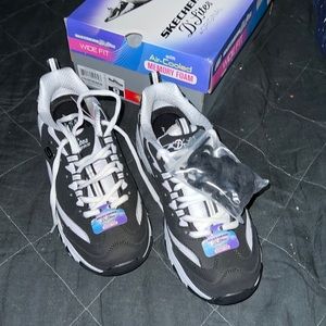 Sketchers D'Lites, Wide Fit, Women's 9, Black/White